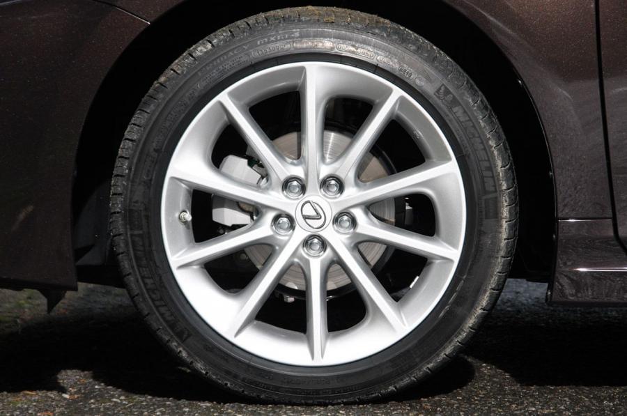  Lexus CT200h 2010 года  (фото 159 из 266)